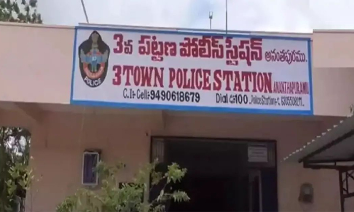  Army Constable Arrested For Thefting Bikes In Anantapur Details, Army Constable-TeluguStop.com