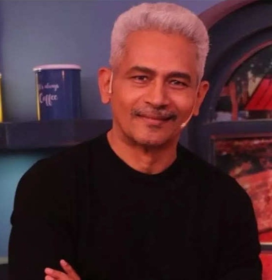  Atul Kulkarni On How He Came Up With The 'changing The System' Dialogue In 'page-TeluguStop.com