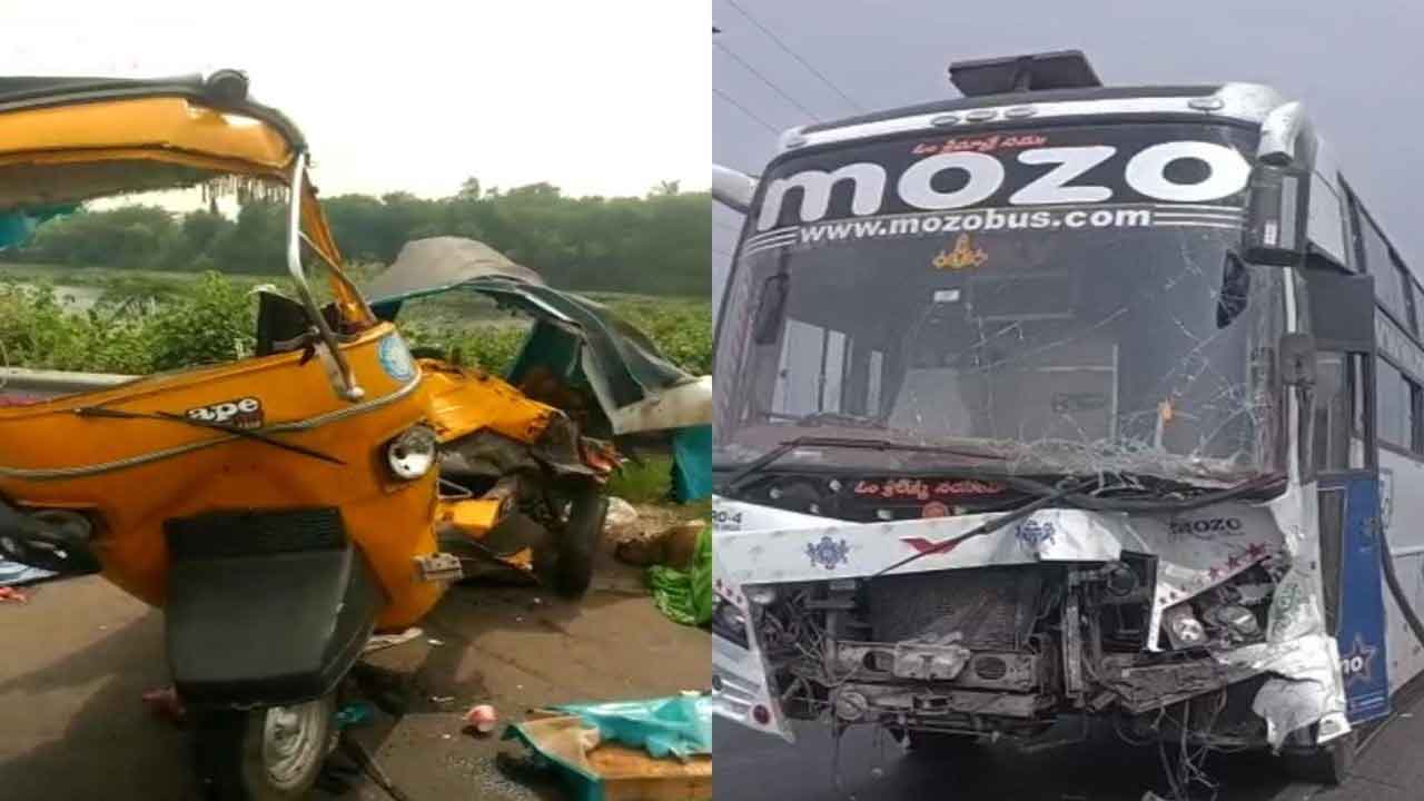  Kakinada : Seven Women Killed As Private Bus Hits Over-loaded Auto-TeluguStop.com