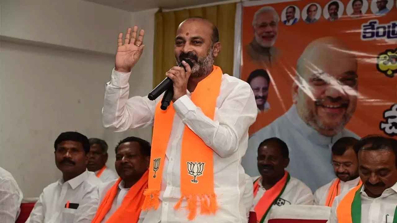 Bandi Asks Cm Kcr To Protect Tribals And Dalits From Land Sharks Bandi Asks Cm Kcr To Protect Tribals And Dalits From Land Sharks-TeluguStop.com