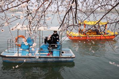Beijing Expects Hail, Respite From Heat Beijing Expects Hail, Respite From Heat-TeluguStop.com