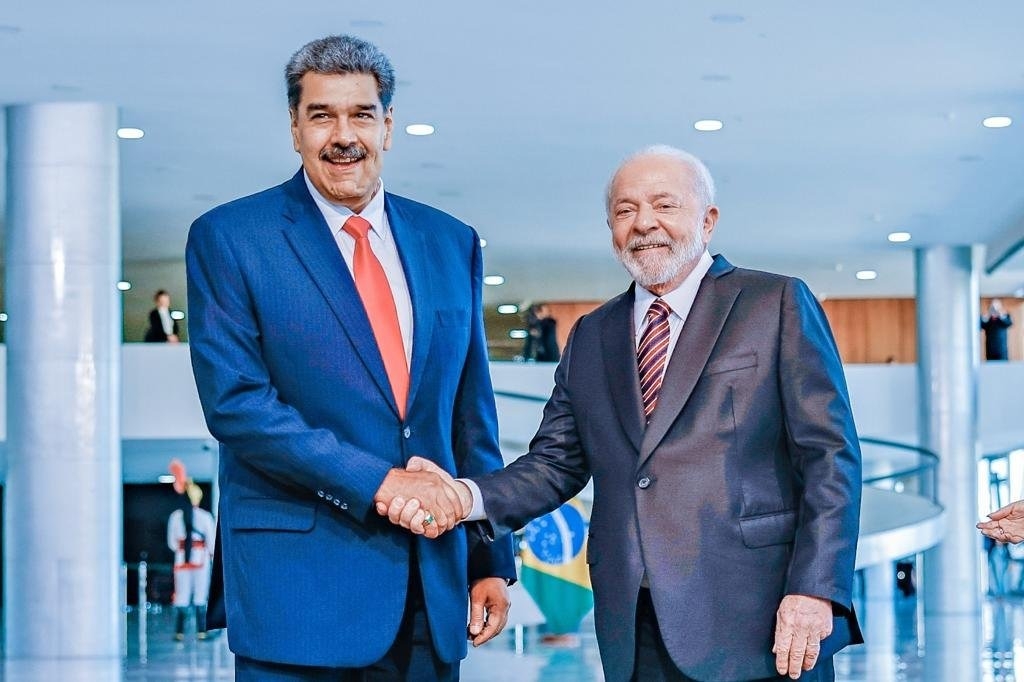  Brazil's Lula Welcomes Back Venezuelan Prez For 1st Time After Ban-TeluguStop.com