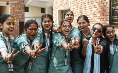  Cbse Class 10 Results Announced; Girls Outshine Boys-TeluguStop.com