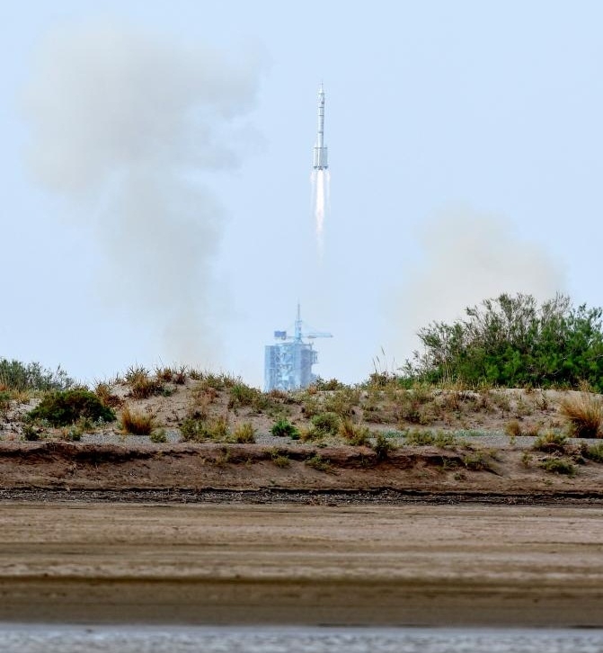  China Launches Spaceship With 3 Astronauts To Its Space Station-TeluguStop.com