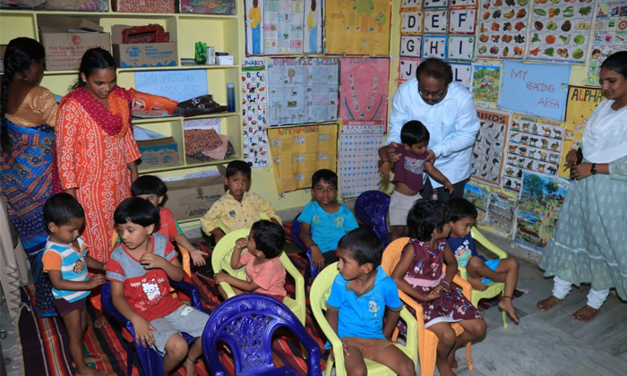 Collector S Venkat Rao Sudden Inspection In Anganwadi Center, Collector S Venkat-TeluguStop.com