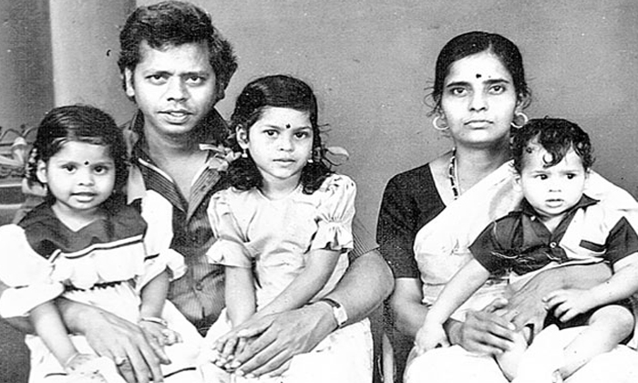  Comedian Suthivelu And His Family-TeluguStop.com