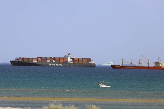  Egyptian Authority Refloats Stranded Hk-flagged Ship In Suez Canal (ld)-TeluguStop.com