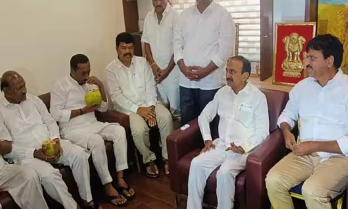 Telugu Chandrababu, Cm Kcr, Gold, Janasena, Lokesh, Pawan Kalyan, Somu Veerrajuu