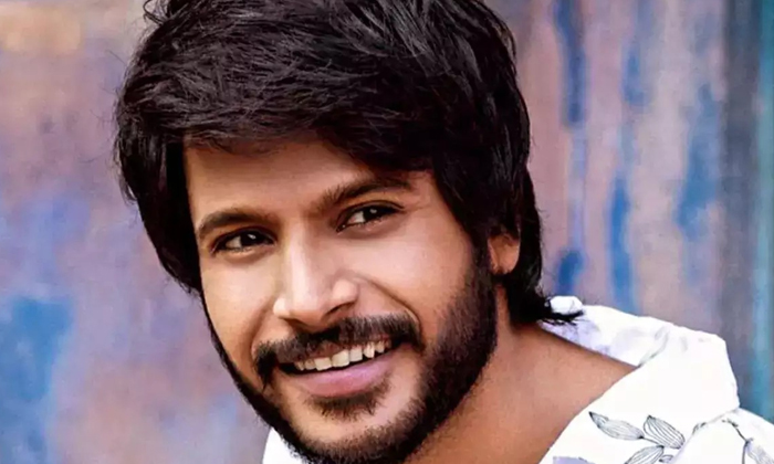  Hero Sandeep Kishan Comments Viral On Social Media-TeluguStop.com