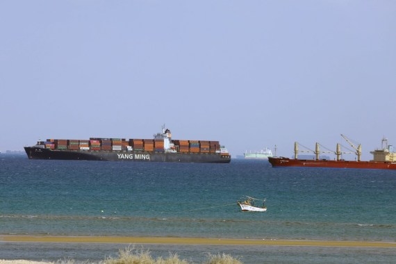  Hk-flagged Ship Runs Aground In Egypt's Suez Canal-TeluguStop.com