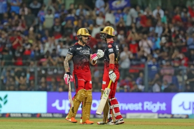 Ipl 2023: Maxwell, Faf Fifties Help Rcb To 199/6 Against Mumbai Indians-TeluguStop.com
