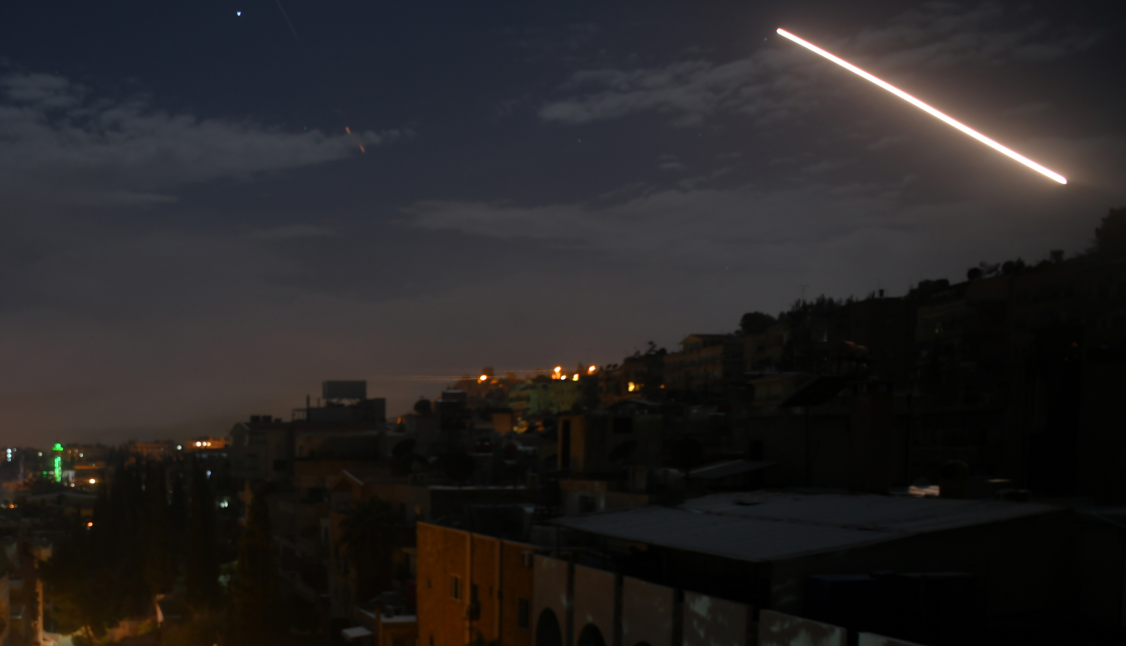  Israel Strikes Military Sites In Syria-TeluguStop.com