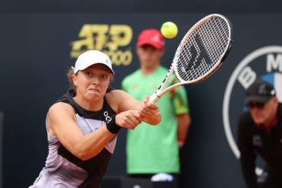  Italian Open: Swiatek Eases Into Round Of 16; Bouzkova Upsets Gauff-TeluguStop.com