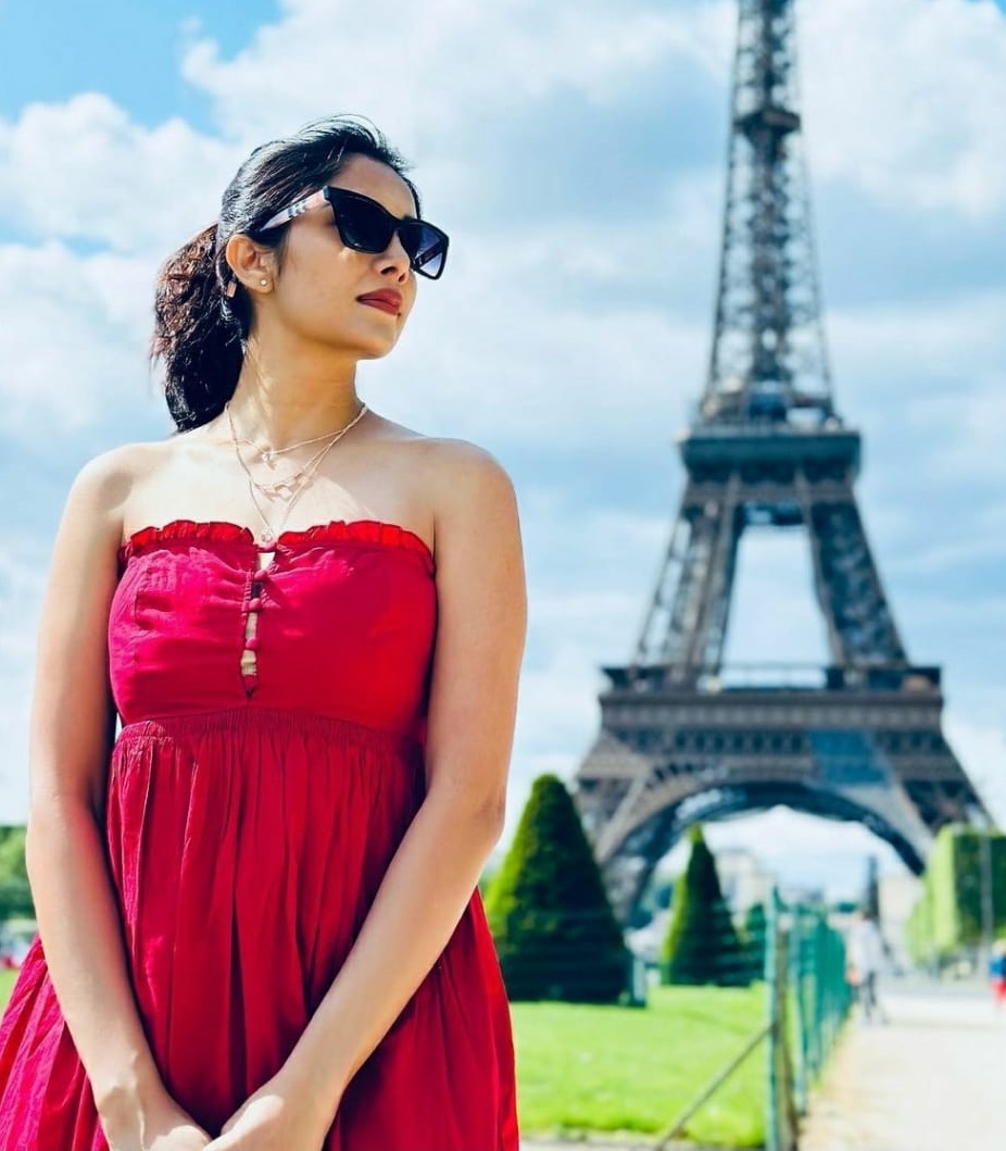  Kannada Actress Milana's Monoco, Paris Trip Photos Go Viral-TeluguStop.com