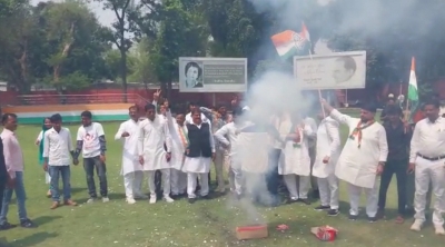  Karnataka Elections: Celebrations At Congress Hq In Delhi-TeluguStop.com