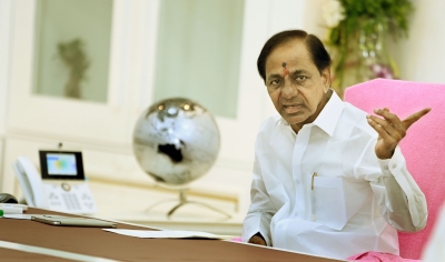  Kcr Spends Busy Day At Newly-inaugurated Secretariat-TeluguStop.com