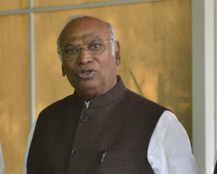  Kharge Calls Meeting To Discuss 'ordinance' Issue In Delhi, To Take View Of Part-TeluguStop.com