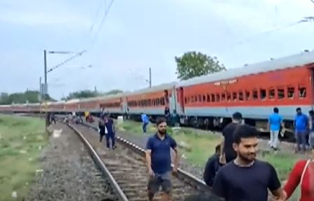  Technical Fault In Konark Express..-TeluguStop.com