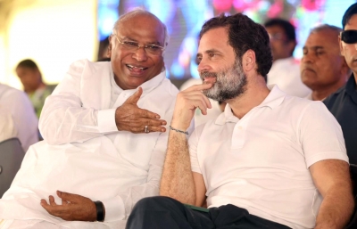  K'taka Polls: Kharge, Rahul Urge People To Vote For 'progressive Govt'-TeluguStop.com