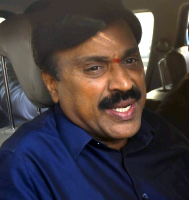  Mining Baron Turned Politician Janardhana Reddy Leading In K'taka-TeluguStop.com