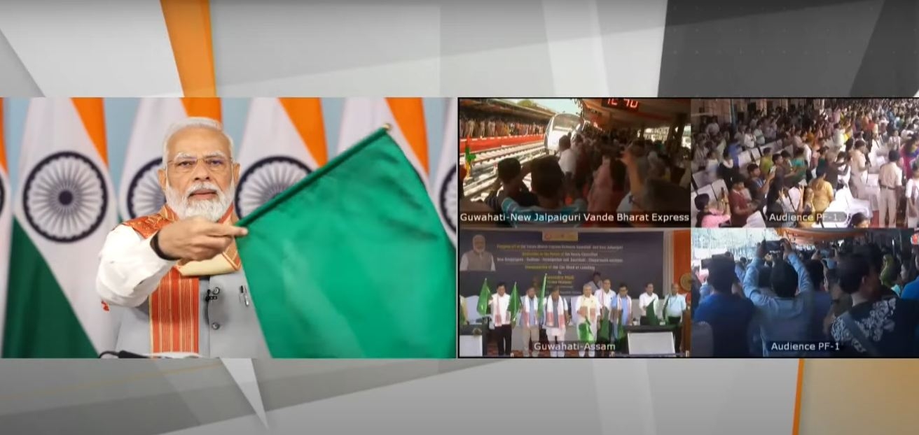  Modi Flags Off First Vande Bharat Express For Assam, Slams Previous Govts For Ne-TeluguStop.com