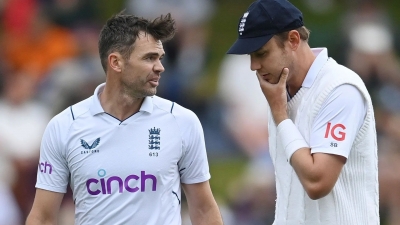  More Injury Concerns For England Ahead Of Ireland, Ashes Tests-TeluguStop.com