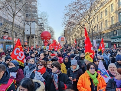  Over 780,000 People Take Part In French May Day Protests-TeluguStop.com