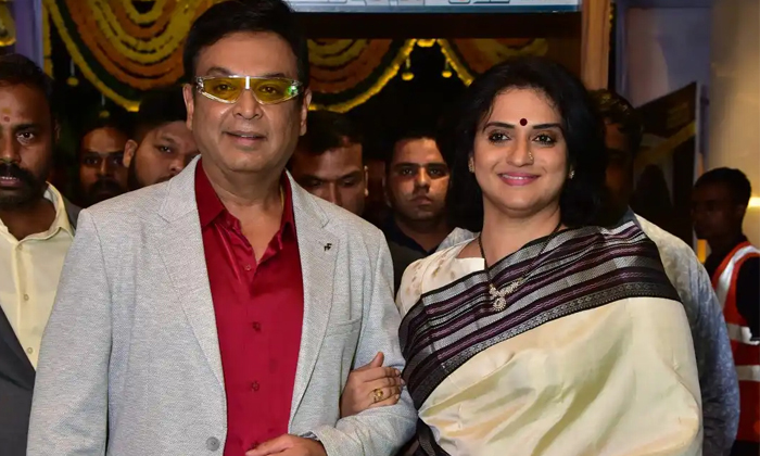  Pavitra Lokesh Sensational Comments Become Hot Topic Details, Pavitra Lokesh, Na-TeluguStop.com