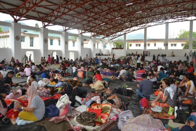  People From Violence-hit Manipur Take Shelter In Assam-TeluguStop.com