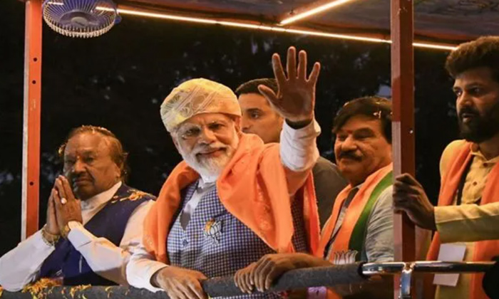 Telugu Chandrababu, Cm Kcr, Gold, Janasena, Karnataka, Lokesh, Pawan Kalyan, Som