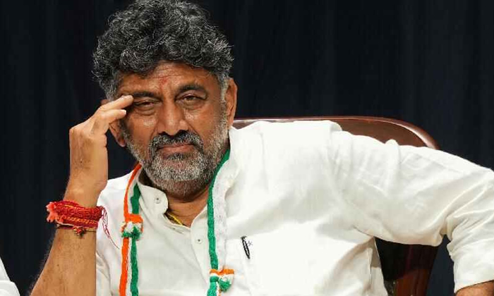 Political Journey Of Karnataka Congress Leader Dk Shivakumar , Deve Gowda, Dk Sh Political Journey Of Karnataka Congress Leader Dk Shivakumar , Deve Gowda, Dk Sh-TeluguStop.com