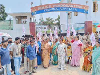  Protests In Tripura Against Kidnap And Gang-rape Of College Girl, One Held-TeluguStop.com