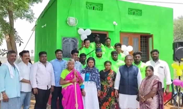  Ramavaram Model School Students Built A Home For A Woman Details, Ramavaram Mode-TeluguStop.com