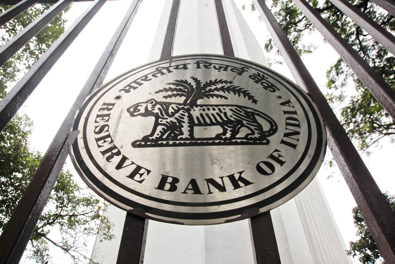 Rbi May Cancel Licence Of Arcs After Income Tax Report Rbi May Cancel Licence Of Arcs After Income Tax Report-TeluguStop.com