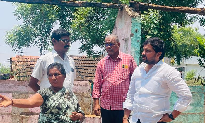  Save Adilakshmi Family Who Lost Home By Fire Accident In Nadigudem Mandal, Adila-TeluguStop.com