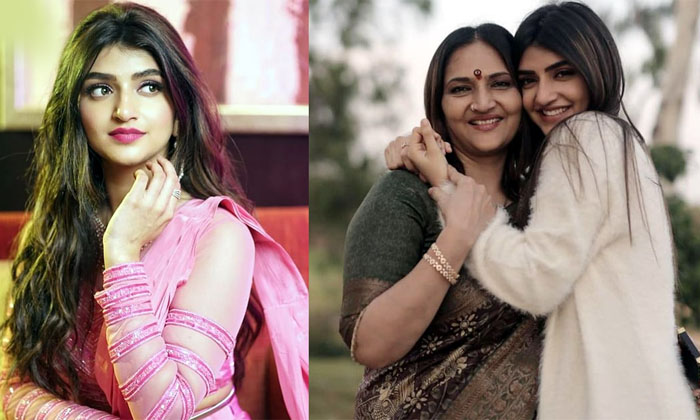 Sreeleela Is In A Hurry To Save Her Mother Honor What Actually Happened Details, Sreeleela Is In A Hurry To Save Her Mother Honor What Actually Happened Details,-TeluguStop.com