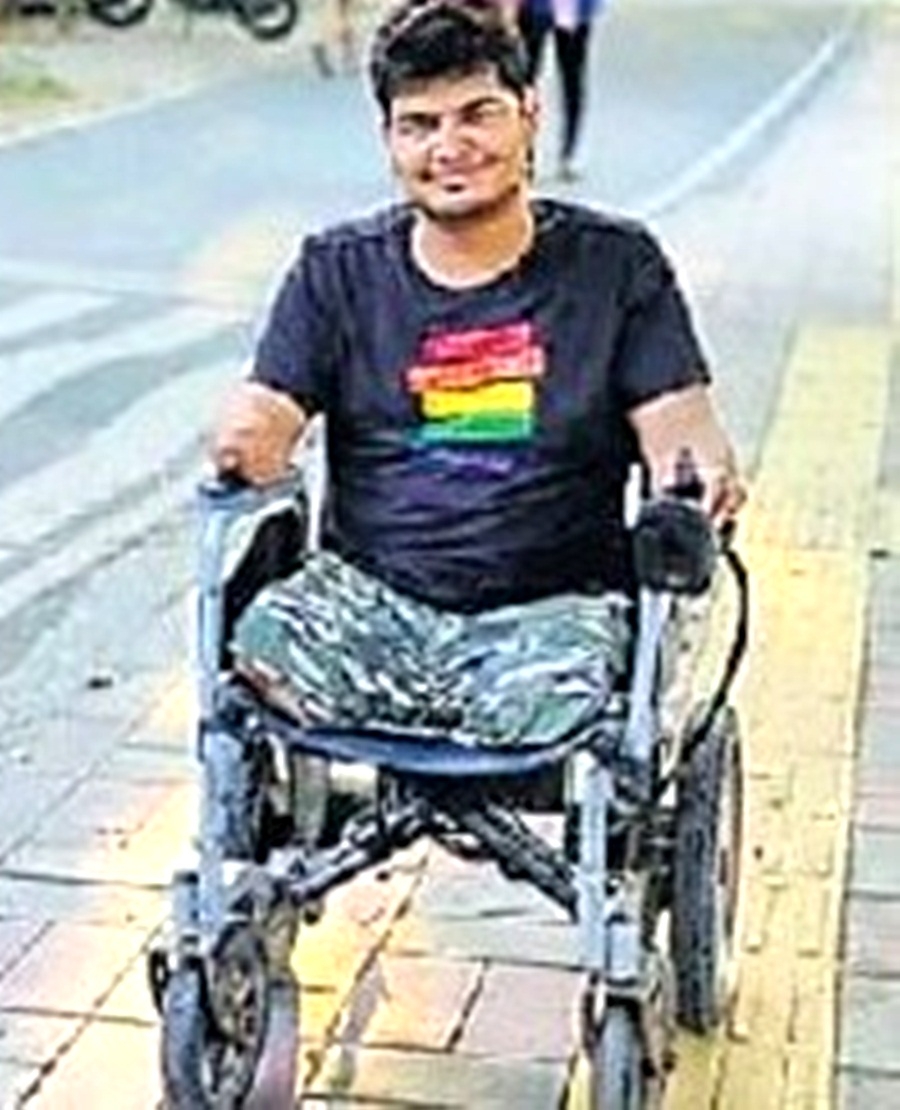  Suraj Tiwari Who Lost His Legs In Accident Clears Upsc Civil Services Exam-TeluguStop.com