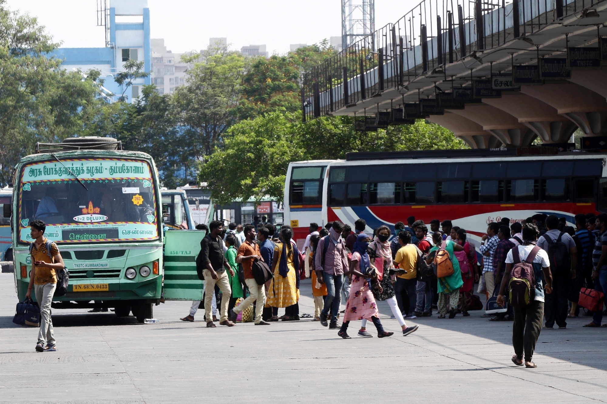  Tn State Transport Orders Bus Conductors Not To Accept Rs 2,000 Notes From Passe-TeluguStop.com