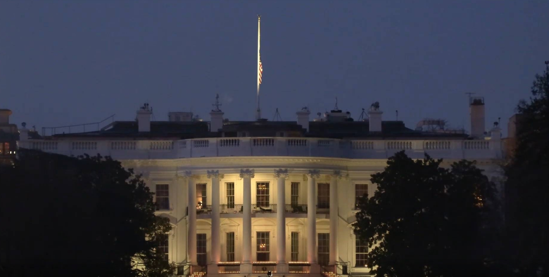  Truck Rams Into White House Security Barriers, Driver Detained-TeluguStop.com