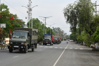Uneasy Calm Prevails In Violence-hit Manipur, Curfew Relaxed For 3 Hrs In 3 Dist Uneasy Calm Prevails In Violence-hit Manipur, Curfew Relaxed For 3 Hrs In 3 Dist-TeluguStop.com