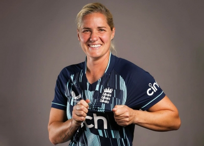  Veteran England Pacer Katherine Sciver-brunt Announces Retirement From Internati-TeluguStop.com