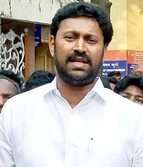  Viveka Murder Case: Kadapa Mp's Arrest Likely As Cbi Officials Reach Kurnool-TeluguStop.com