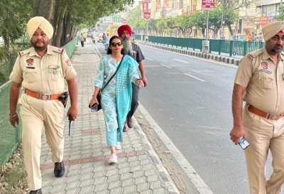  Wheels Of Change: Deputy Commissioner Of Patiala Walks To Office-TeluguStop.com