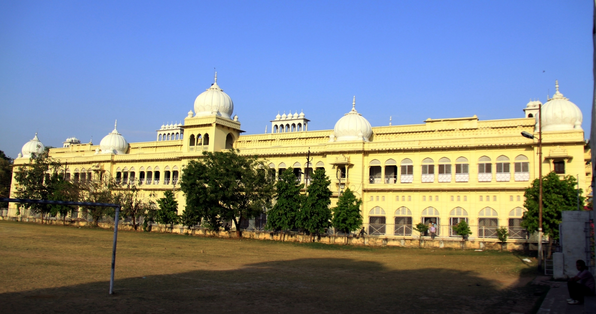  1,200 Foreign Students Seek Admission In Lucknow University-TeluguStop.com