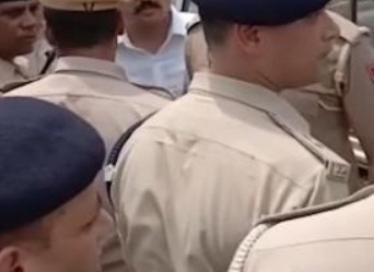  3 Cops Dismissed In Kanpur For Robbing 50kg Silver-TeluguStop.com