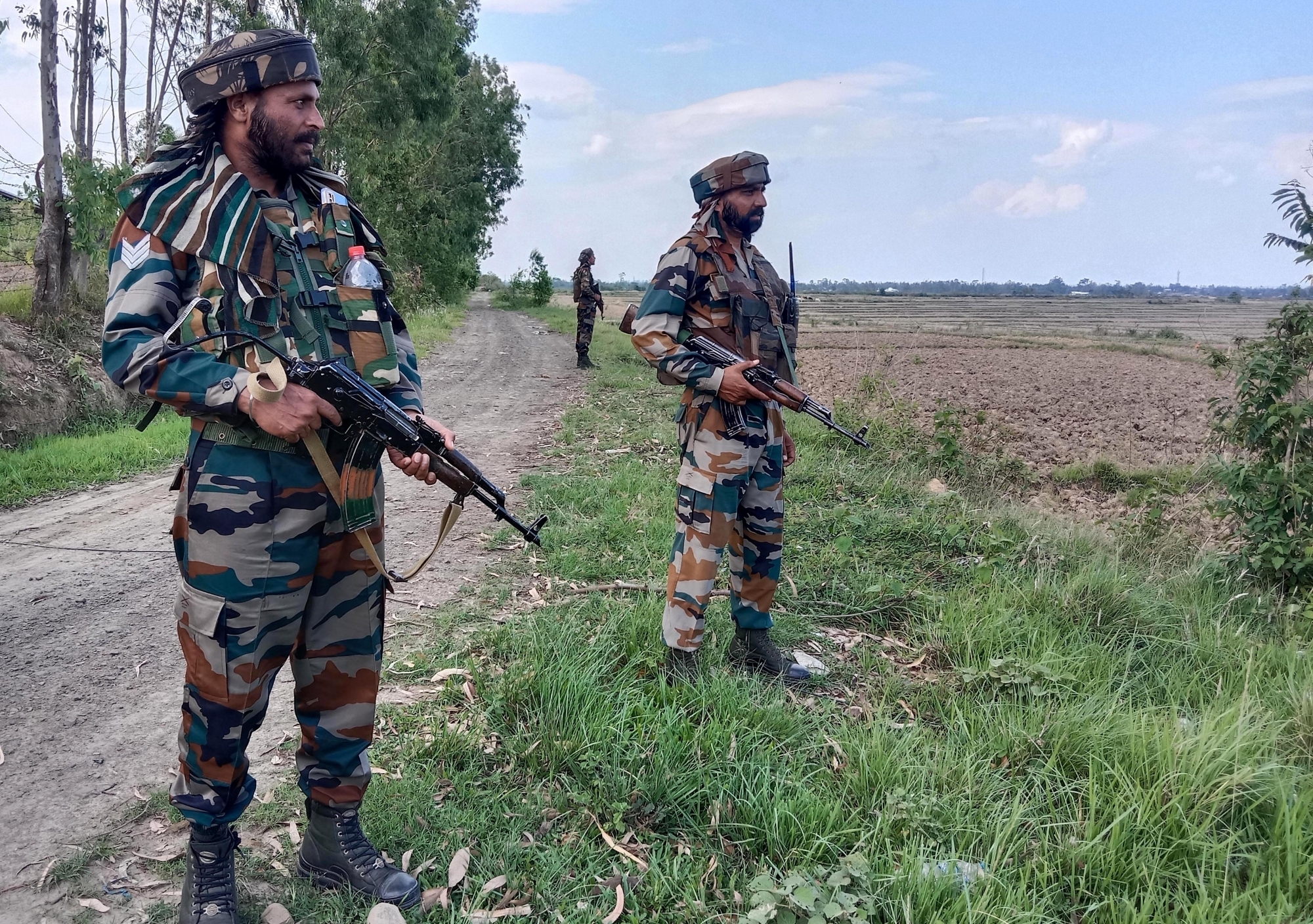  5 Injured In Manipur Encounter-TeluguStop.com