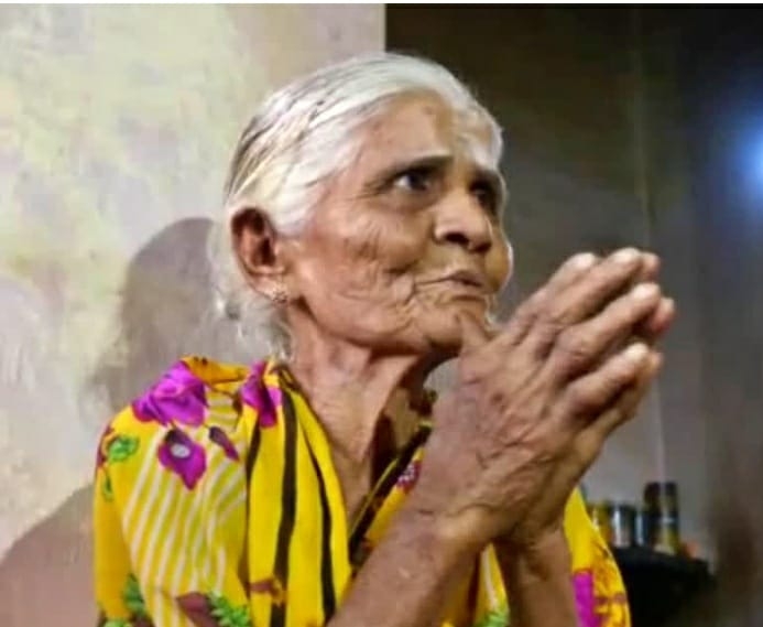  90-yr-old K'taka Woman Living In Shed Gets Rs 1 Lakh Electricity Bill-TeluguStop.com