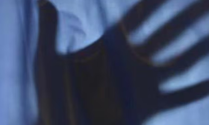 Atrocity In Karimnagar Threatened And Raped Friend's Girlfriend , Karimnagar , B Atrocity In Karimnagar Threatened And Raped Friend's Girlfriend , Karimnagar , B-TeluguStop.com