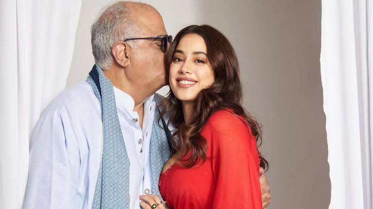  Boney Kapoor Shares Adorable Vacation Picture With Daughters Janhvi And Khushi K-TeluguStop.com