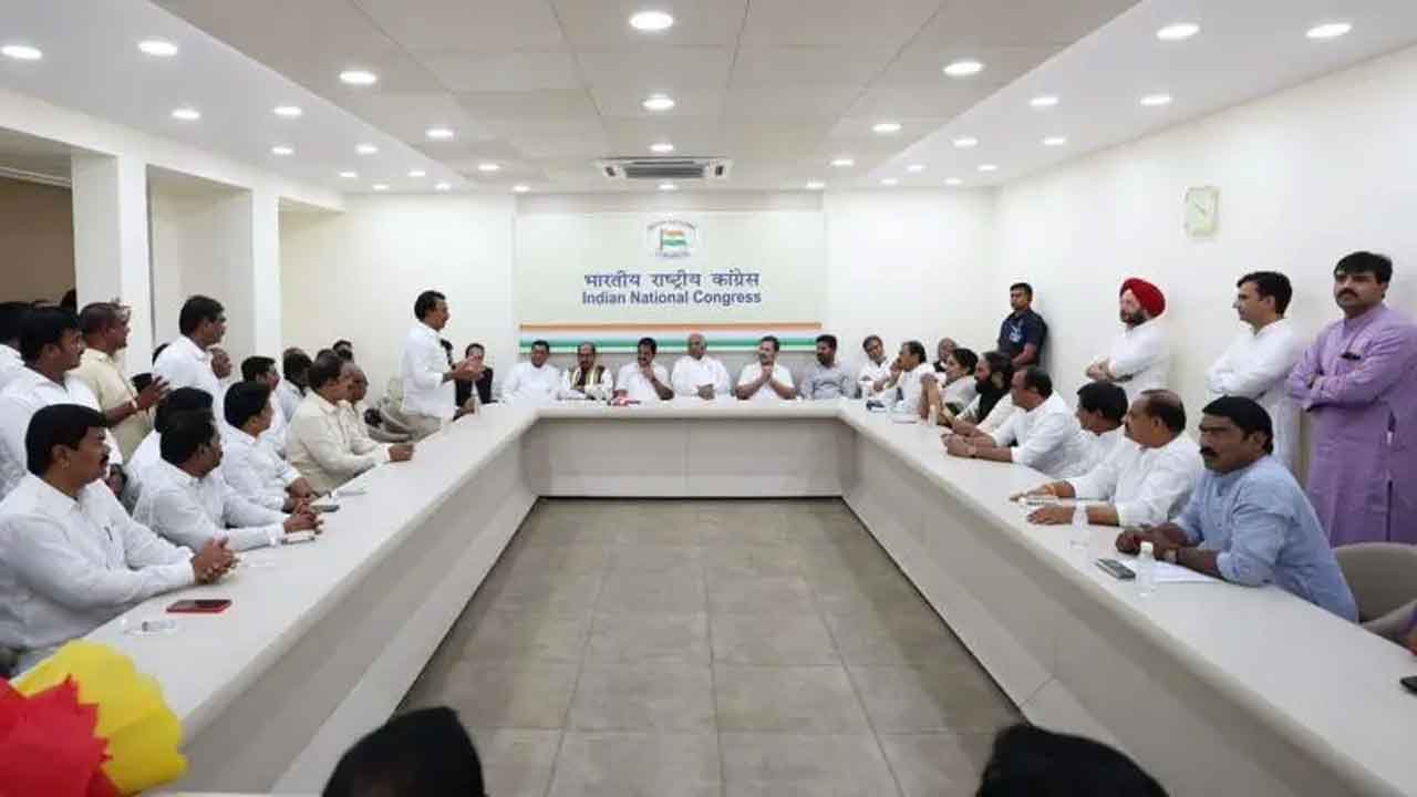  Congress Key Meeting On Telangana Poll Strategy In Delhi Today-TeluguStop.com